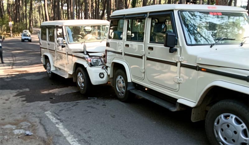 Accident: अनुराग ठाकुर के काफिले में जा रही गाड़ियां टकराईं दो पुलिस जवान  जख्मी - divya himachal