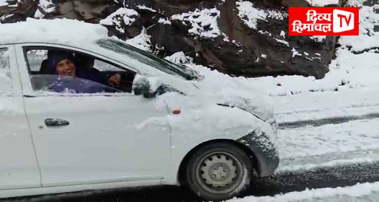 लाहुल ने ओढ़ी सफेद चादर, पांच इंच तक बर्फबारी