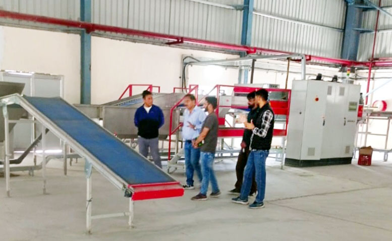 ज्ञाबुंग में सेब ग्रेडिंग को 15 करोड़ी मशीन